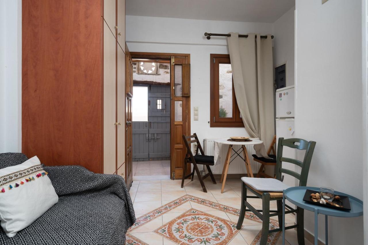 Small Apartment in Grotta Naxos Naxos City Esterno foto