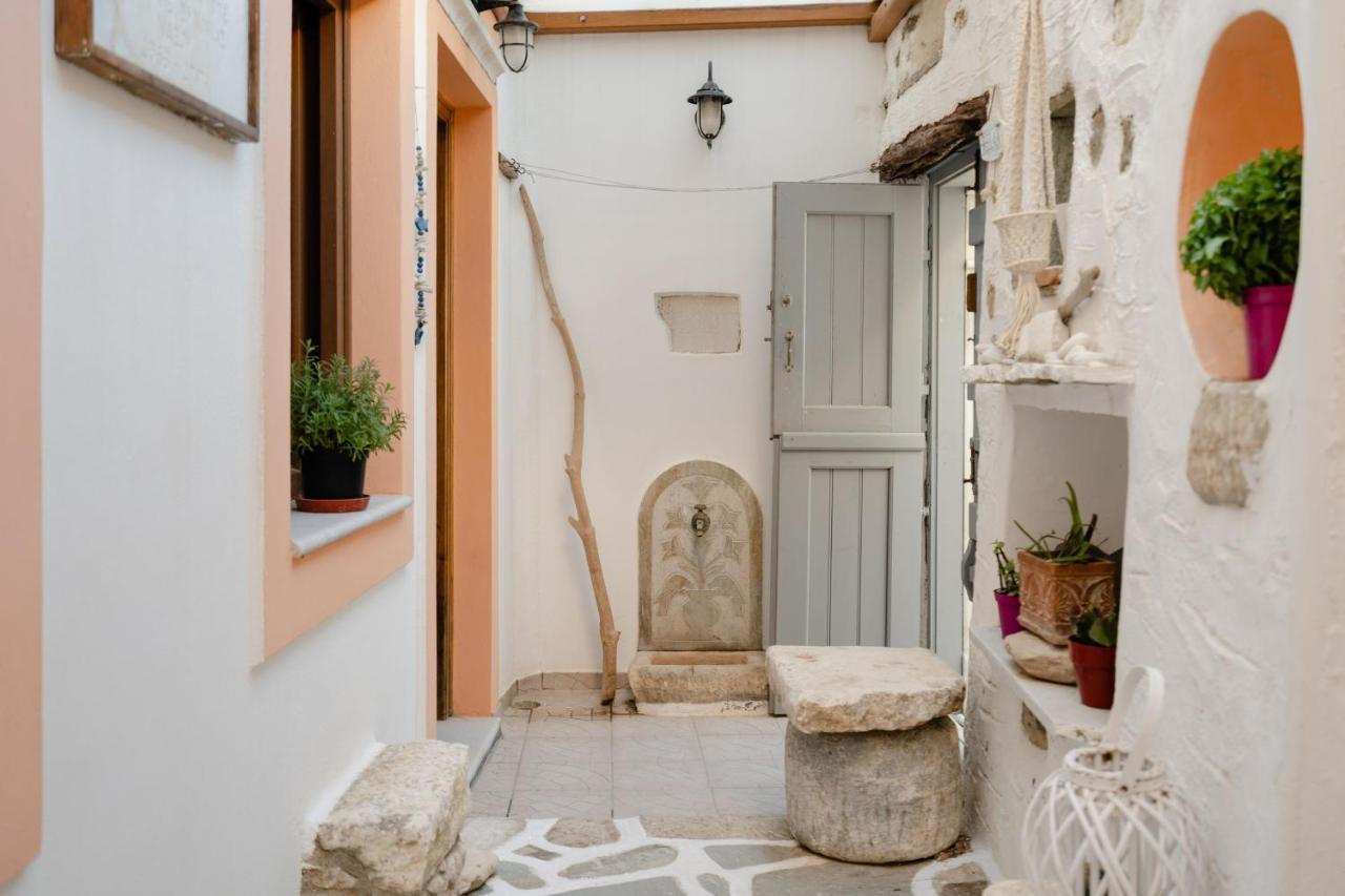 Small Apartment in Grotta Naxos Naxos City Esterno foto